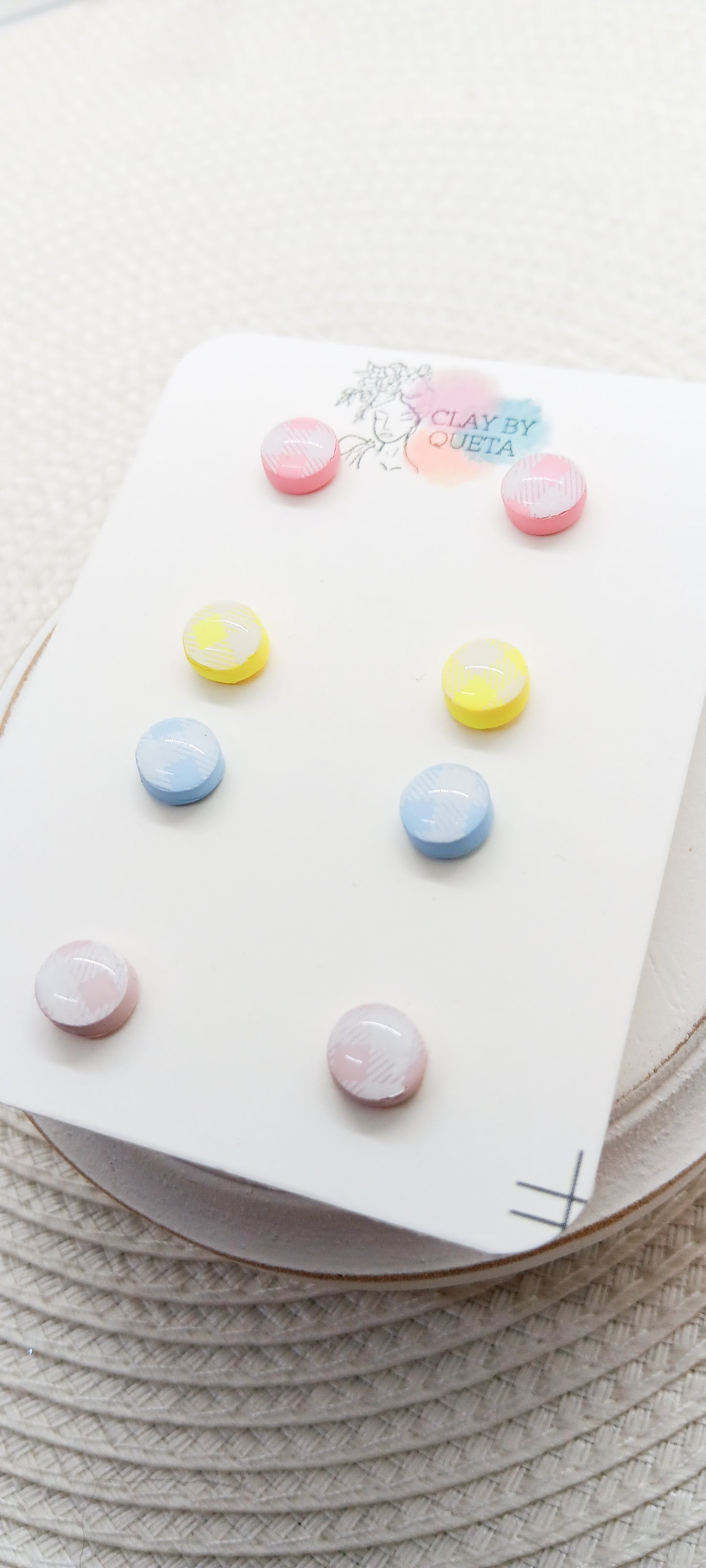 Plaid Pastel Stud 4pk
